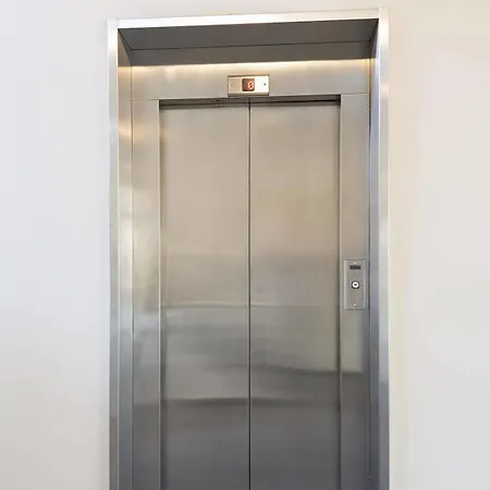 Avalon Garni 4*
