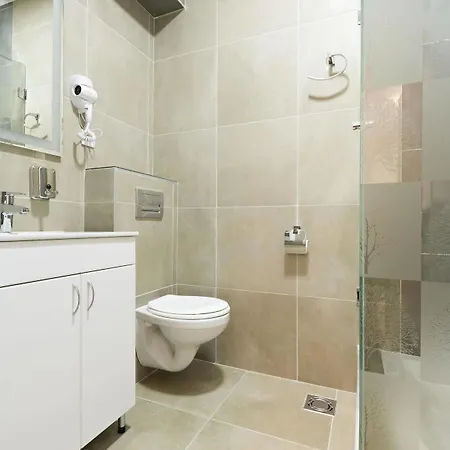 Avalon Garni Hotel