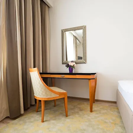 Avalon Garni 4* Belgrado
